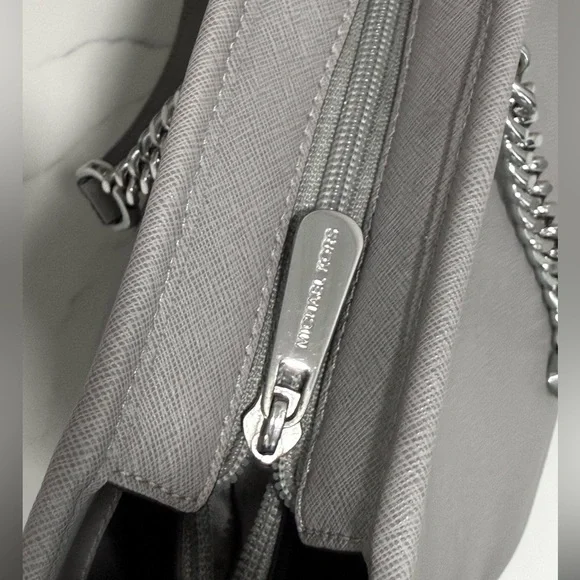 Michael Kors Jet Set Travel Large Tote Bag with laptop separator Gray EUC! - Picture 11 of 16